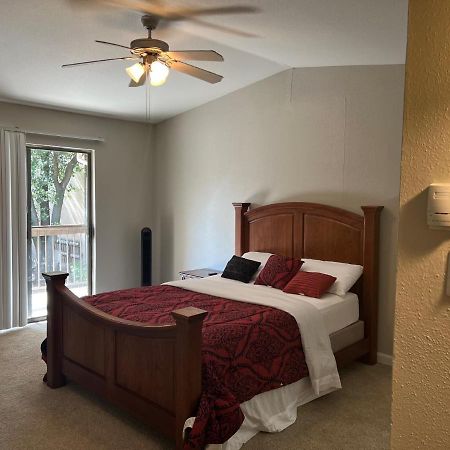 Lovely 1-Bedroom Townhome With Nice Amenities Houston Exteriör bild