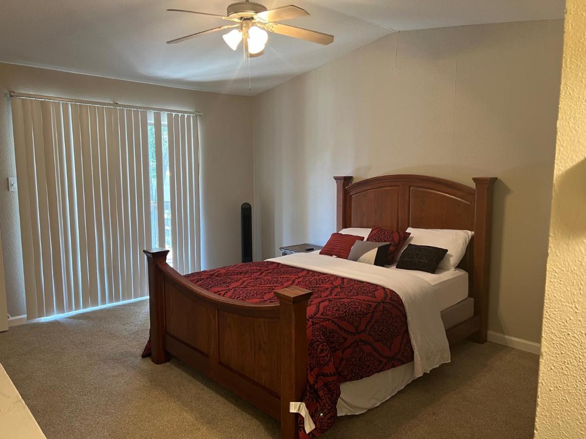 Lovely 1-Bedroom Townhome With Nice Amenities Houston Exteriör bild